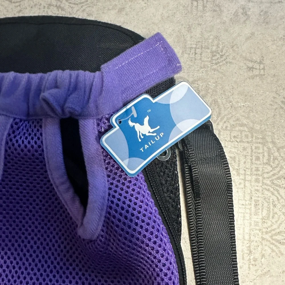Tailup dog carrier